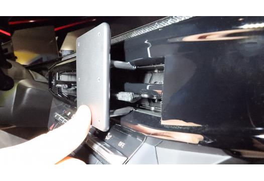 Proclip Renault Clio VI 27- Center mount
