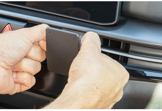 Proclip Kia Sportage 26- Center mount