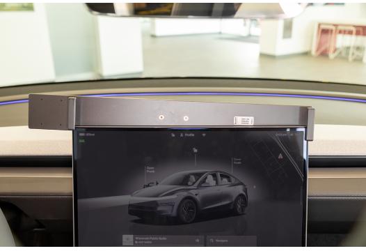 Proclip Tesla Model Y 25&frac12;- 16 screen - Center mount"