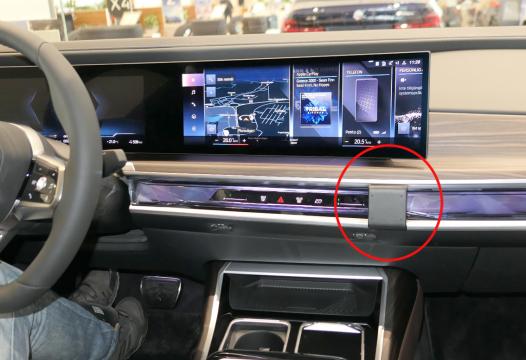 Proclip BMW i7 G70/ 7-series G70 23- Angled mount