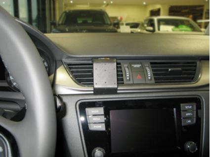 Proclip Skoda Rapid 18-  Center mount