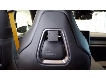 Headrest mount Polestar 4 24-26