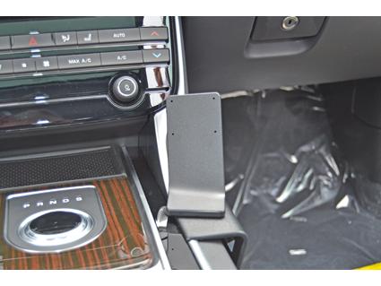Proclip Jaguar XE 2017- console mount