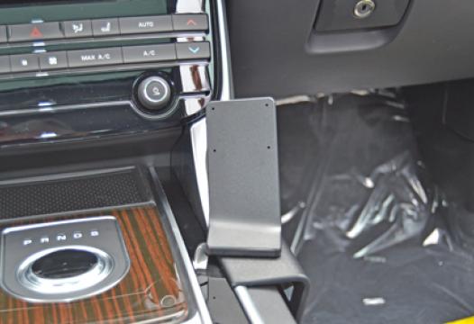 Proclip Jaguar XE 2017- console mount