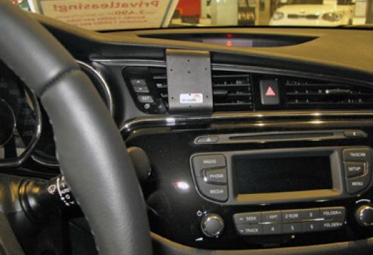 Proclip Kia Cee'd 2015- Center mount