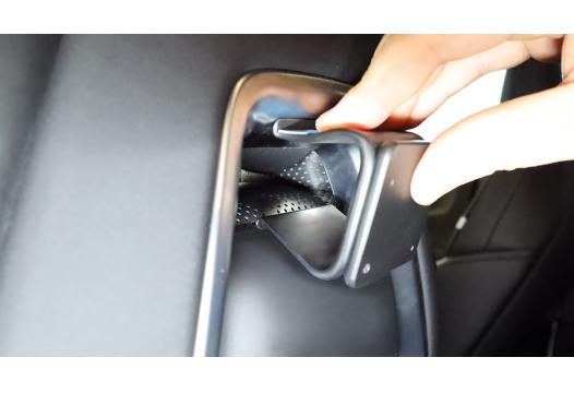 Headrest mount Polestar 4 24-26