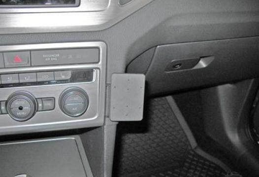 Proclip Volkswagen Golf Sportsvan 2015- Angled mount