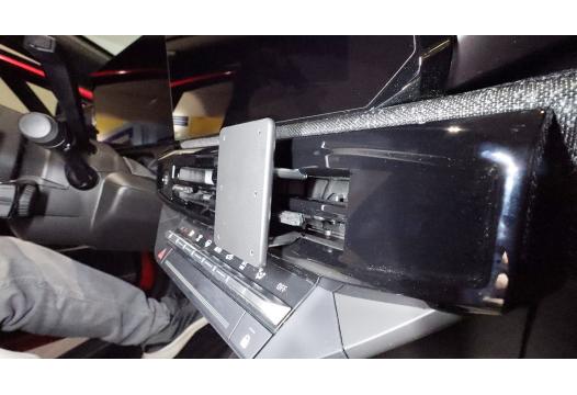 Proclip Renault Clio VI 27- Center mount