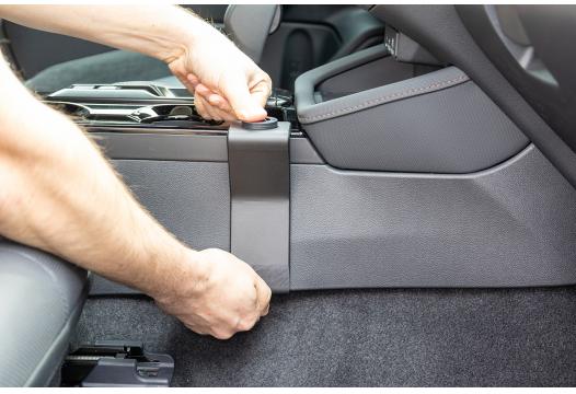 Proclip Subaru Forester 26- Console mount