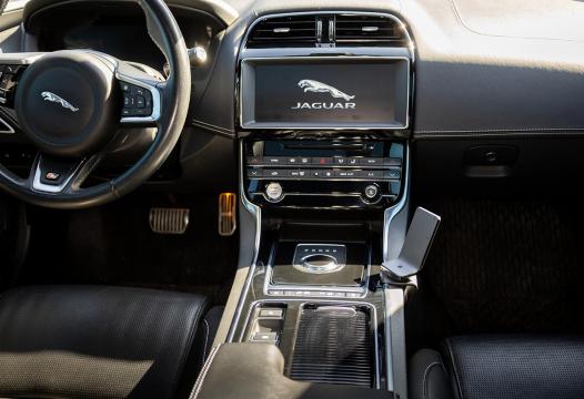Proclip Jaguar XE 19-20 Console mount