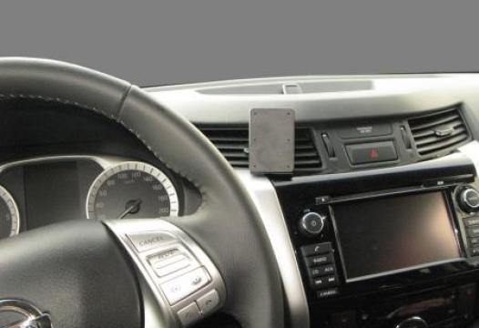 Proclip Nissan Navara 16- Center mount