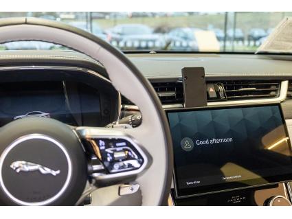 Proclip Jaguar XF 24- Center mount
