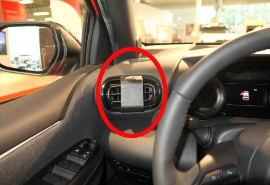 Proclip Toyota Yaris 21- Left mount