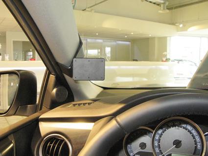 Proclip Toyota Auris 2013- left