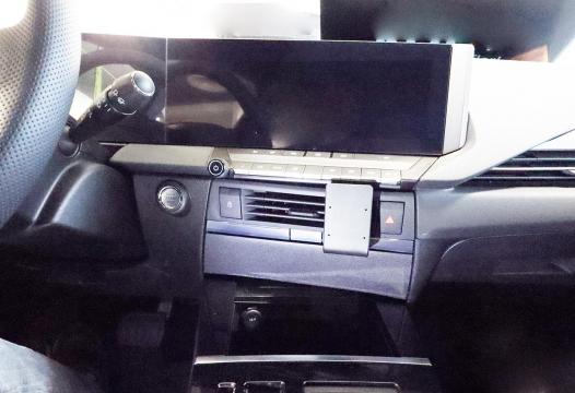 Proclip Opel Astra 22- Center mount