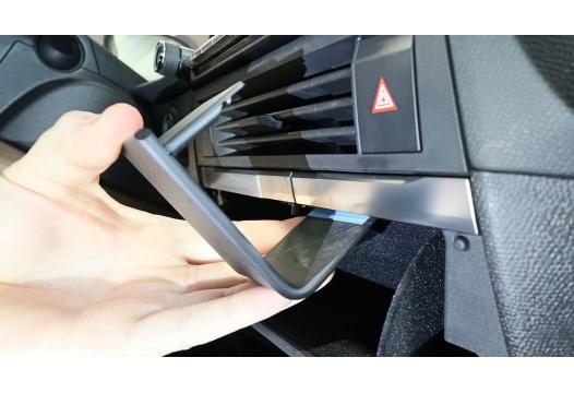 Proclip Opel Astra 22- Center mount