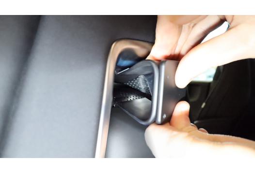 Headrest mount Polestar 4 24-26