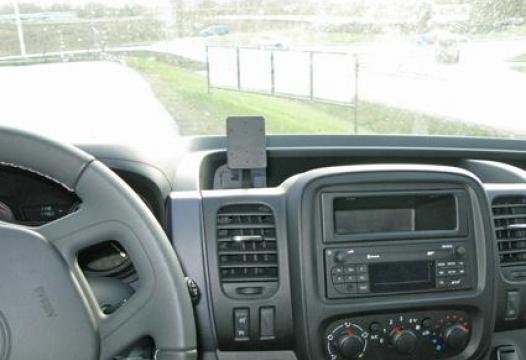 Proclip Opel Vivaro/Renault Trafic 2015- Center mount