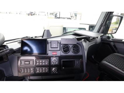 Proclip Renault T-series 23- Center mount - Heavy Duty