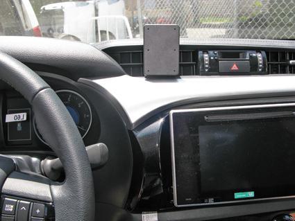 Proclip Toyota HiLux 2016- center mount