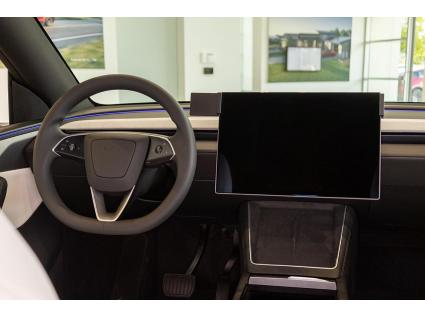 Proclip Tesla Model Y 25½- 16 screen - Center mount\