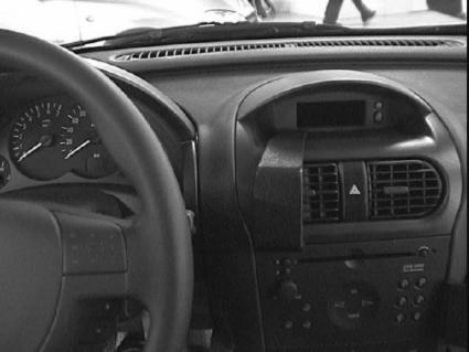 Proclip Opel Corsa 01- center ONLY display