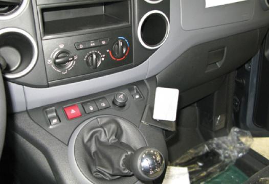 Proclip Citroen Berlingo Family/Peugeot Partner 08- Angled