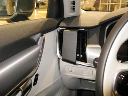Proclip Volvo S90/ V90 17- left mount