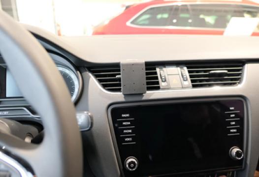 Proclip Skoda Octavia III 18-19 Center mount