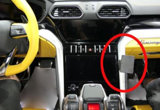 Proclip Lamborghini Urus 18- Console mount