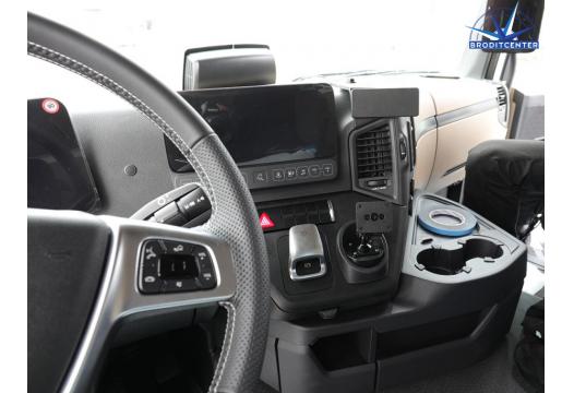 Proclip Mercedes Benz Actros 5 20- Center mount - Heavy Duty