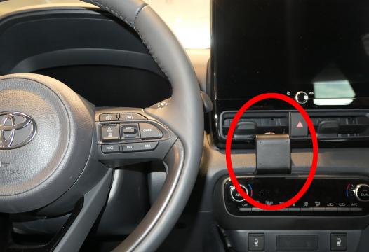 Proclip Toyota Yaris 24- Center mount