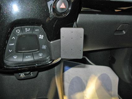Proclip Peugeot 108/Citroen C1/Toyota AYGO 2014- angled With ACC