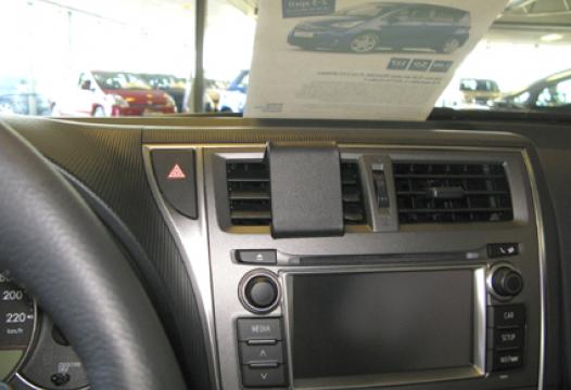 Proclip Subaru Trezia 11- Center mount