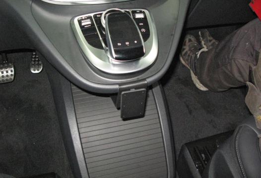 Proclip Mercedes Benz V-Class 2016- center mount, low