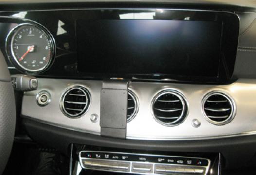 Proclip Mercedes Benz E-Class 18- Center mount