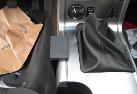Proclip Nissan Navara 11- Console Mount Left