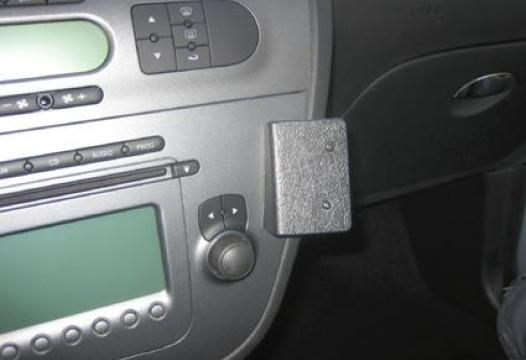 Proclip Seat Leon 06- angled (not navigation)