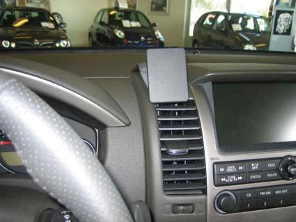 Proclip Nissan Pathfinder 05- center
