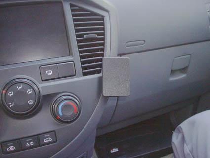 Proclip Kia Carens II 03- angled