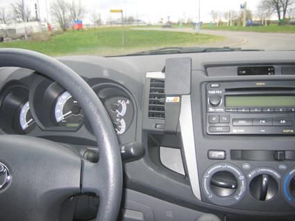 Proclip Toyota HiLux  10-  Center mount