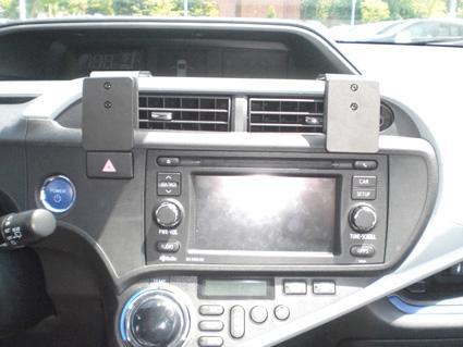 Proclip Toyota Prius C 12 - Center mount