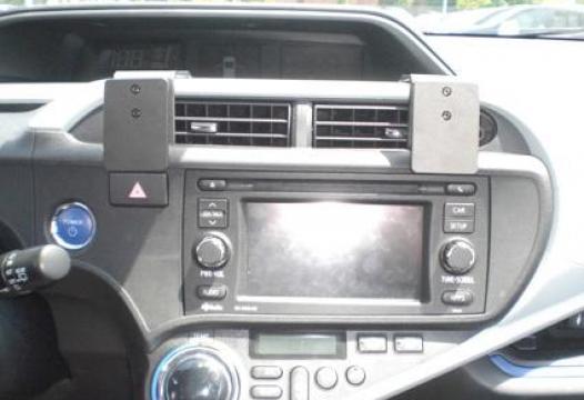 Proclip Toyota Prius C 12 - Center mount