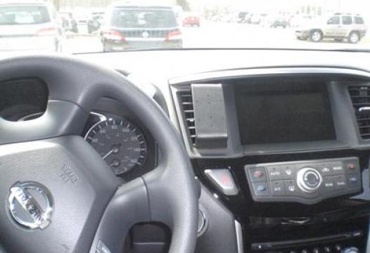 Proclip Nissan Pathfinder 13- center mount