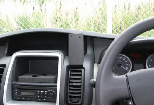 Proclip Nissan Primastar/Opel Vivaro/Renault Trafic 11- RHD